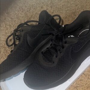 Nike Triple Black Mesh Sneakers